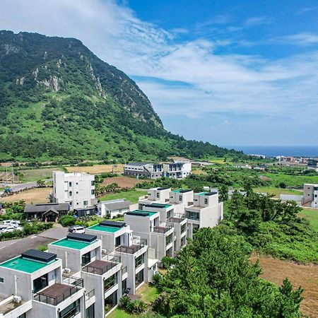 Sanbangsanae Resort Seogwipo Exterior photo